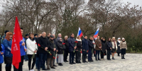 В Херсонской области волонтеры «Единой России» и МГЕР почтили память павших защитников Родины в День неизвестного солдата - Единая Россия