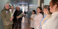 Волонтеры и депутаты «Единой России» в Херсонской области поздравили женщин-медработников, педагогов, ветеранов, жен участников СВО с Международным женским днем - Единая Россия