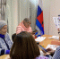 Что такое QR-код и как с его помощью оплатить коммунальные услуги рассказали волонтеры «Единой России» старшему поколению в прифронтовой Каховке - Единая Россия