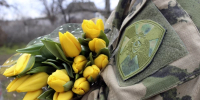 В Херсонской области росгвардейцы поздравили тружениц тыла с Международным женским днем - Henichesk.Ru